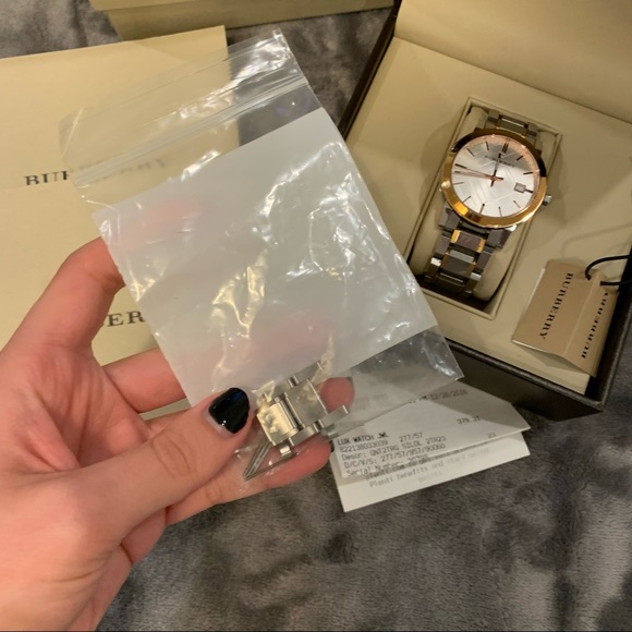 Women’s Burberry Watch - Picture 7 of 8